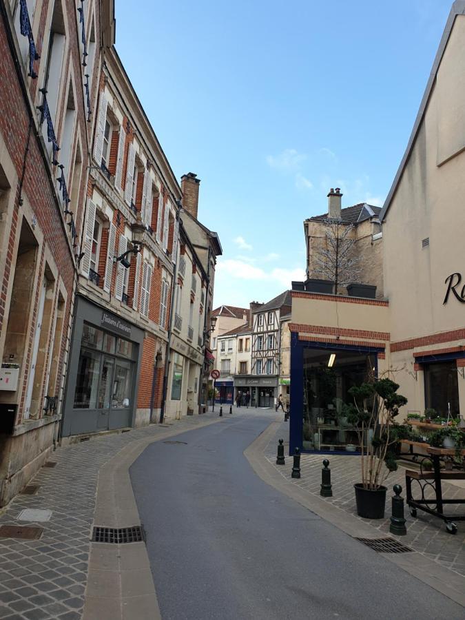 Appartement Hyper-Centre Epernay Avec Sauna Et Parking Prive Épernay Exterior foto